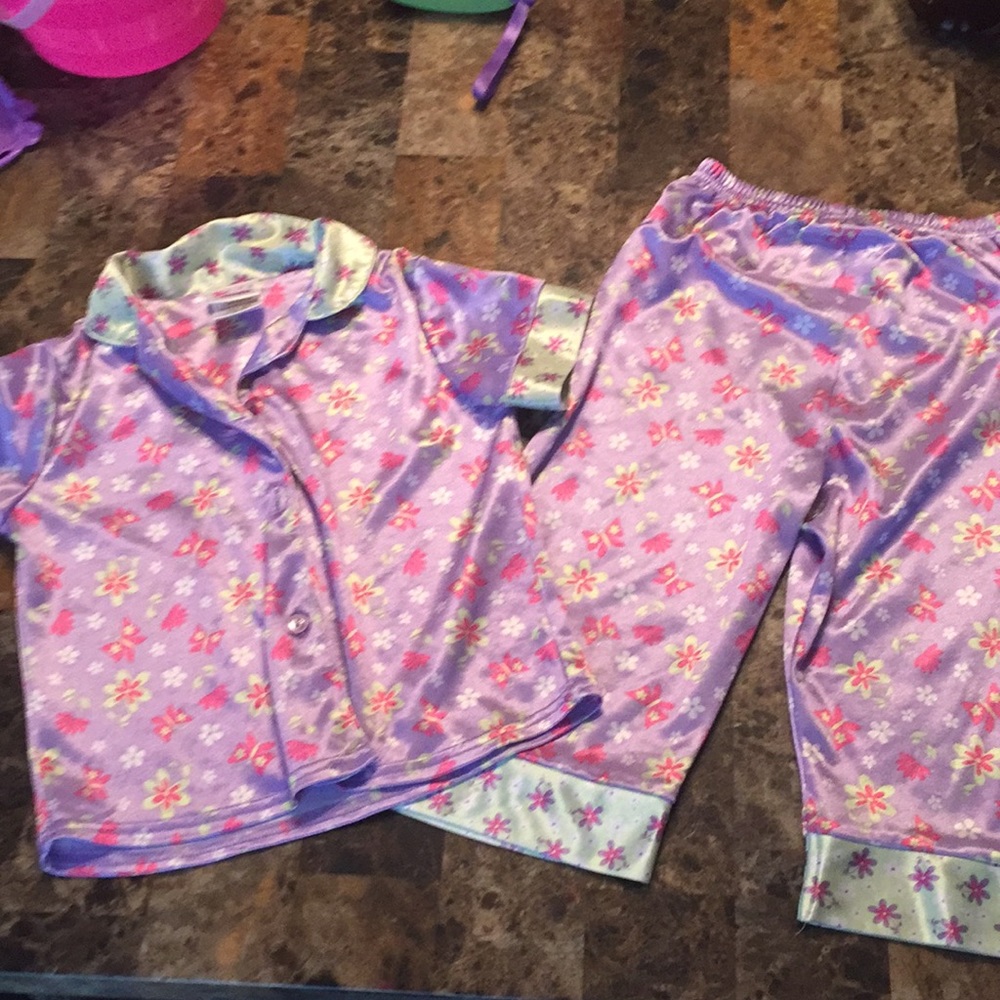 Size 4/5 summer satin pajamas!